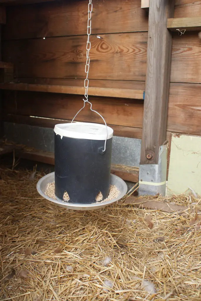 5 gallon bucket feeder